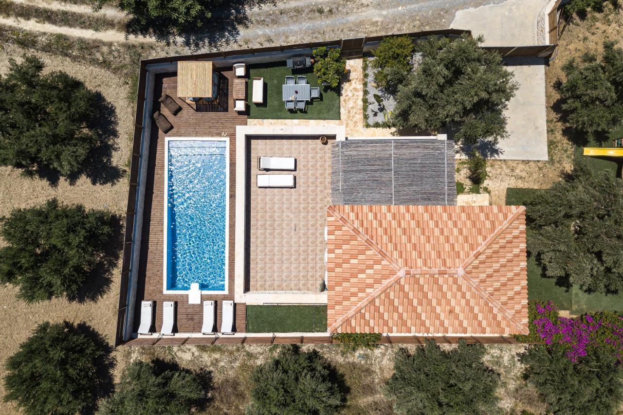 Villa Vera - With Private Heated Pool & Jacuzzi Pangalochori Exterior photo