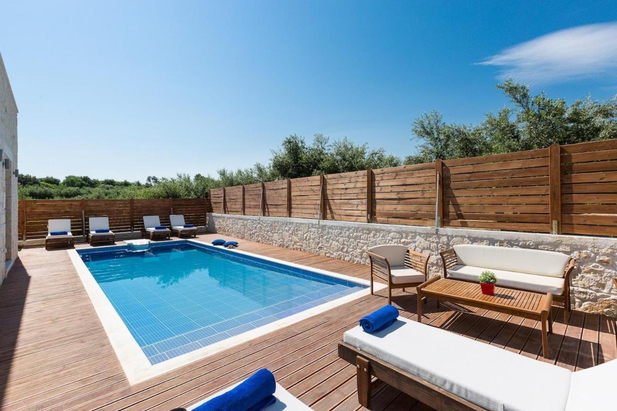 Villa Vera - With Private Heated Pool & Jacuzzi Pangalochori Exterior photo