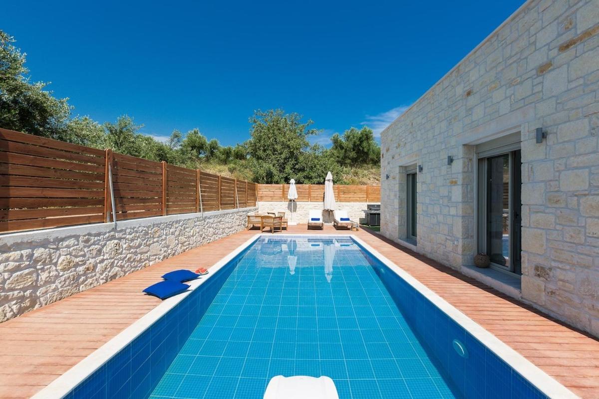 Villa Vera - With Private Heated Pool & Jacuzzi Pangalochori Exterior photo